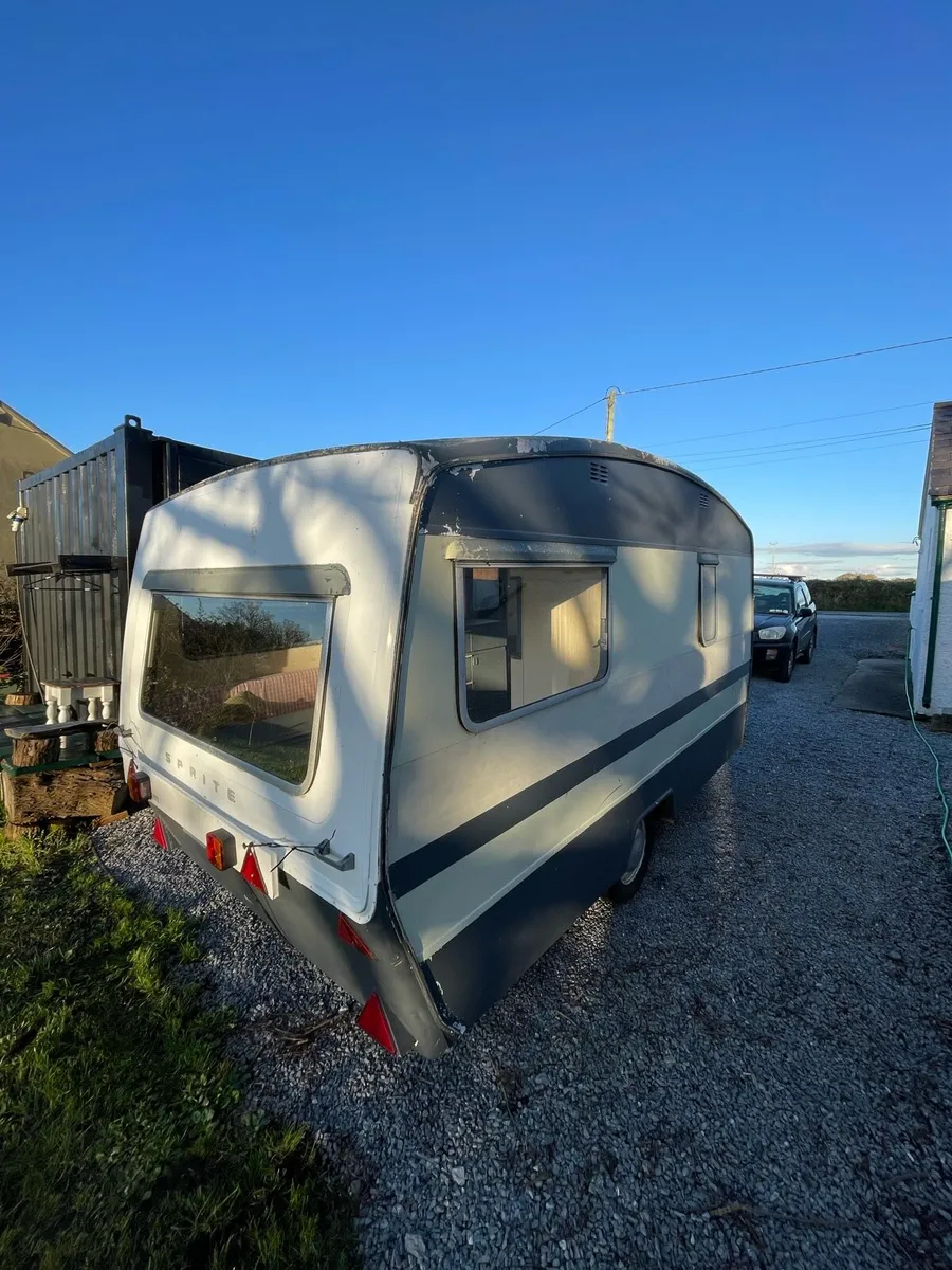 Vintage caravan - Image 2