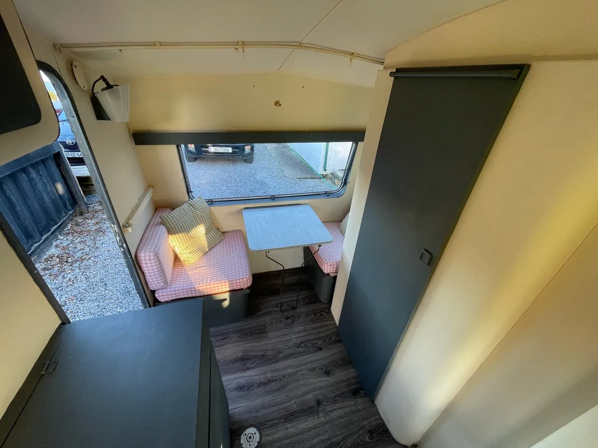 Vintage caravan - Image 4