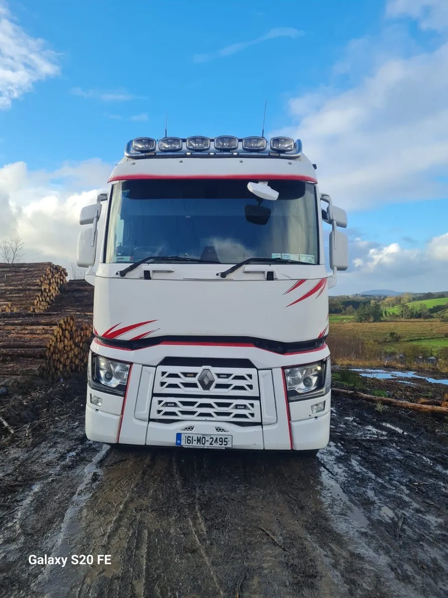 Renault 520 Timber truck - Image 1