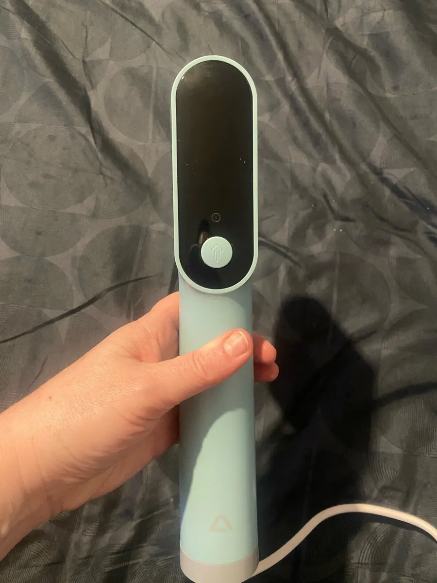 Clothes Steamer - Image 1