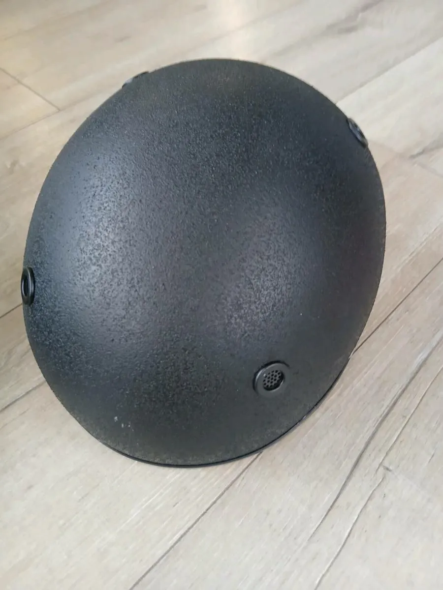 Child's horse riding helmet - Image 1