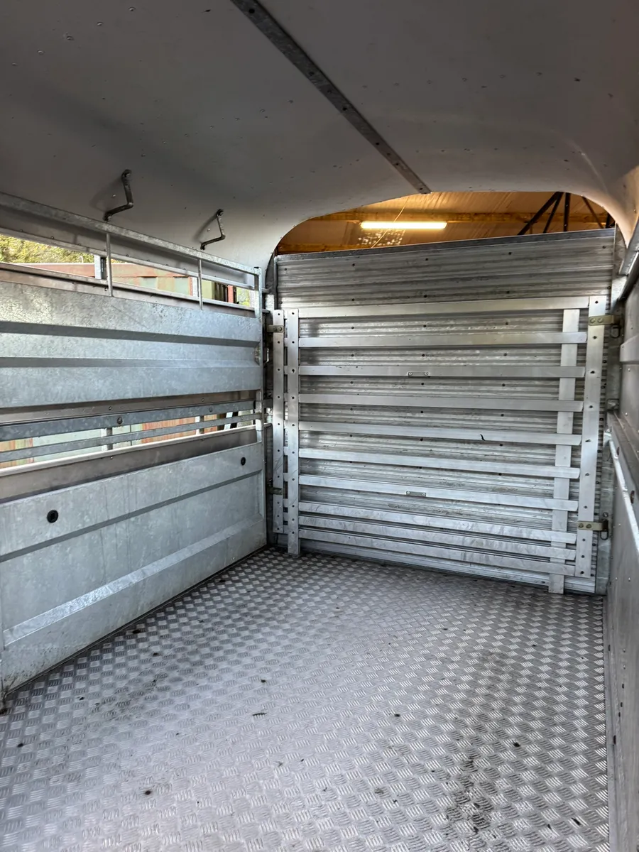 Nugent livestock trailer - Image 4