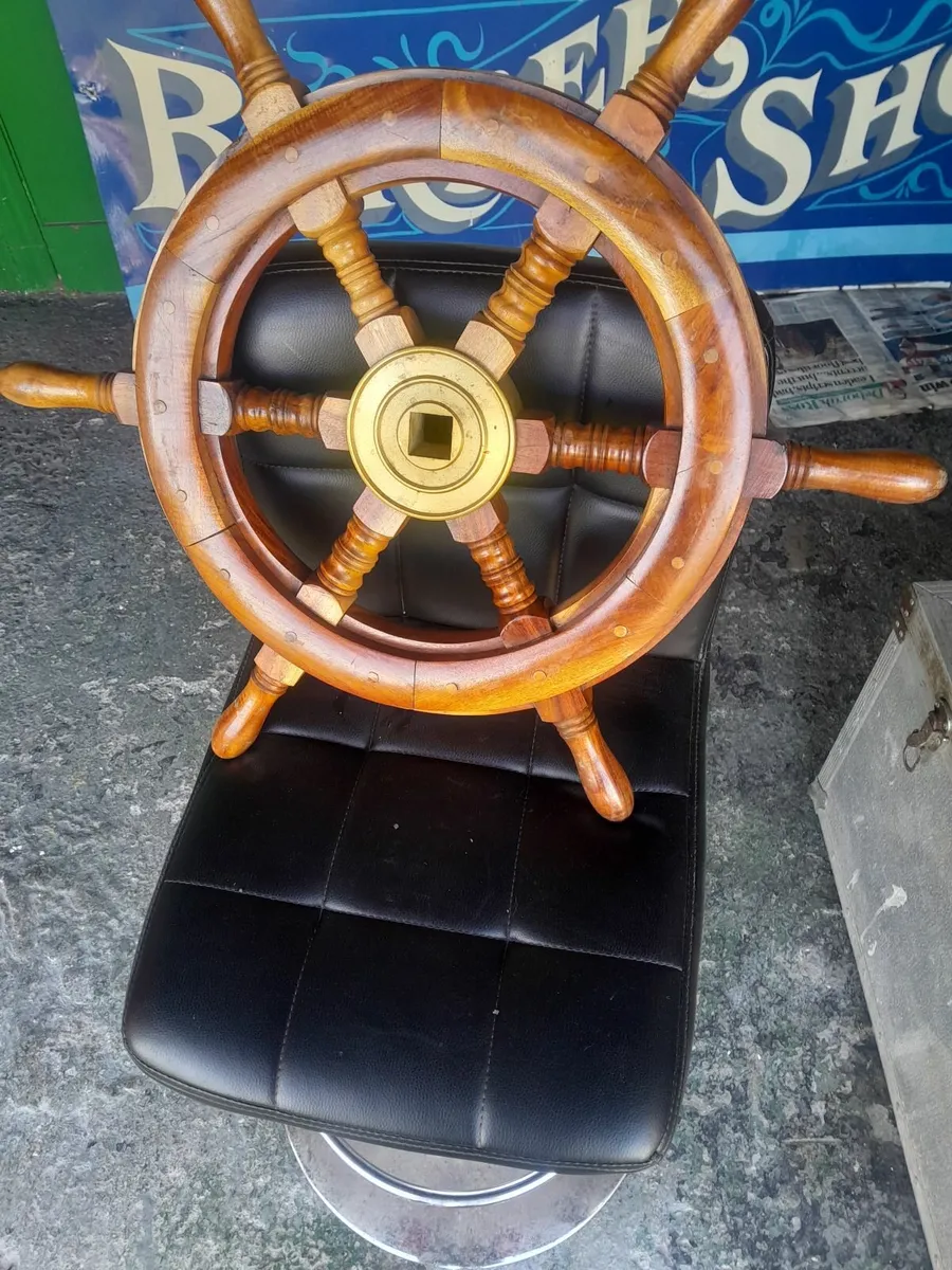 Timber and brass boat steering wheel - Image 4