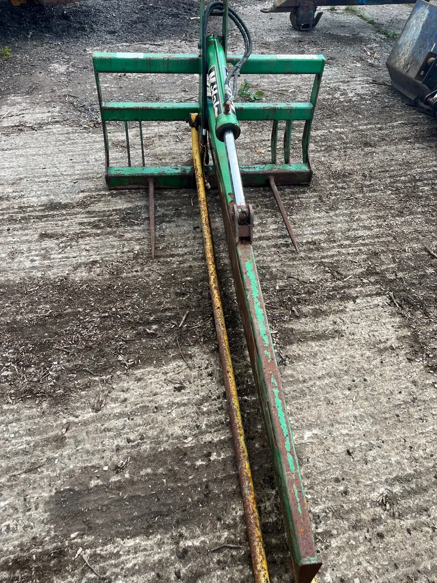 Bale splitter and shear grab - Image 2