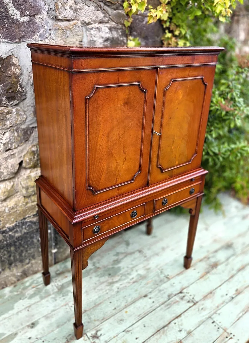 Vintage Drinks Cabinet- Circa 1960s - Image 1