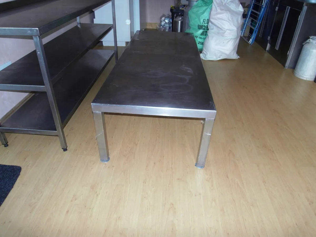 STAINLESS STEEL TABLES - Image 4
