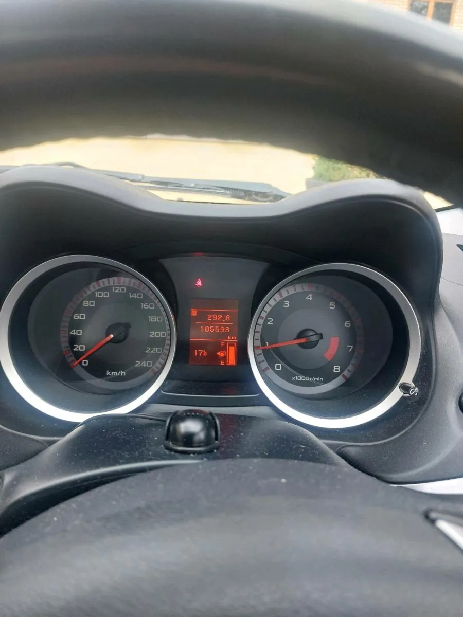 Mitsubishi lancer - Image 2