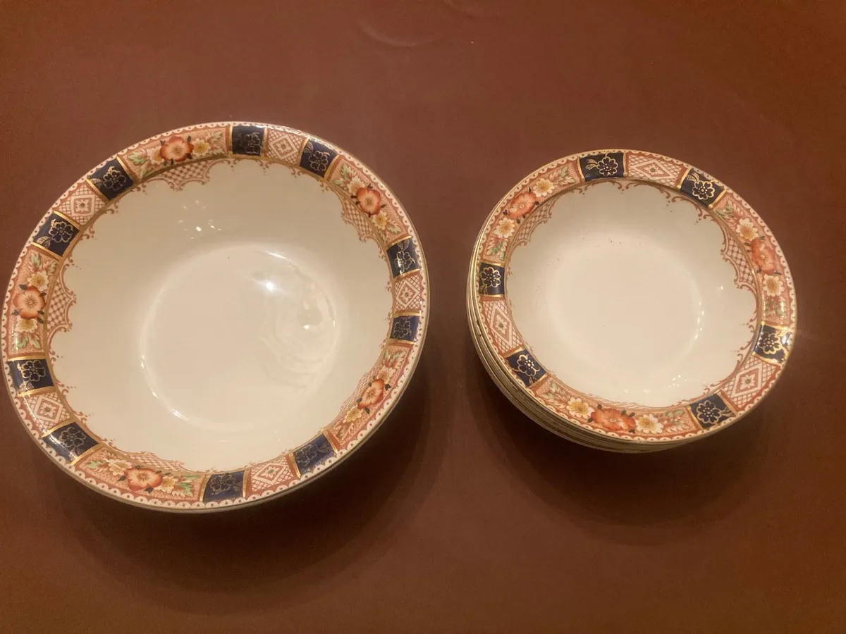 Royal Harvey Antique bowls - Image 4