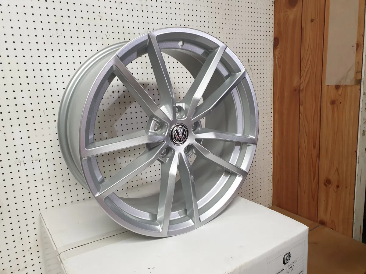 **Special** 19" Volkswagen Pretoria Style - Image 1