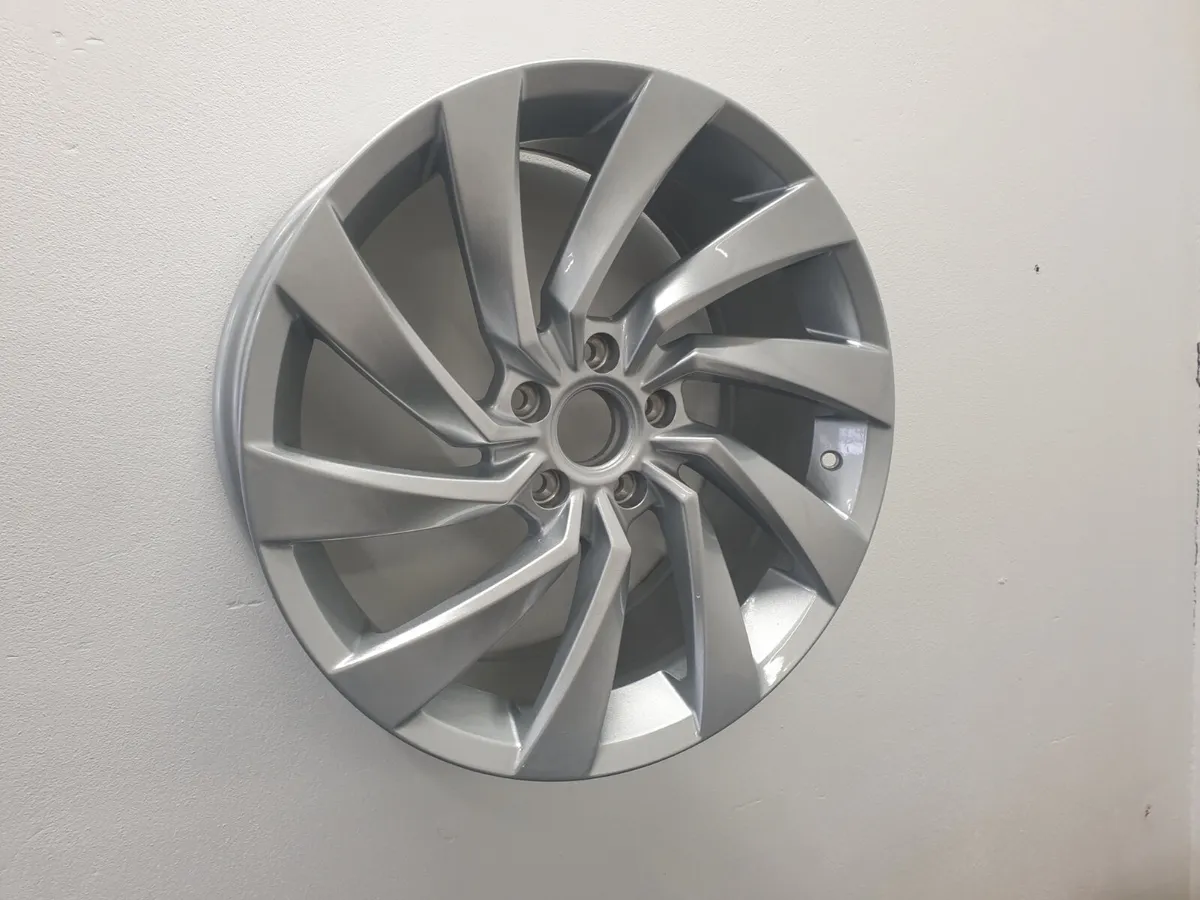 **Special** 18" Volkswagen Sirocco New Style - Image 2