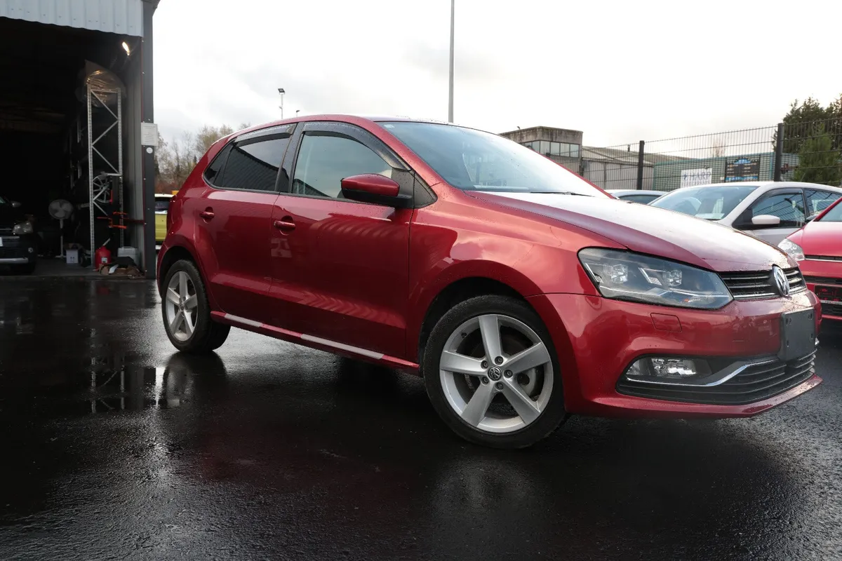 VOLKSWAGON POLO 2016 METALIC RED - Image 2