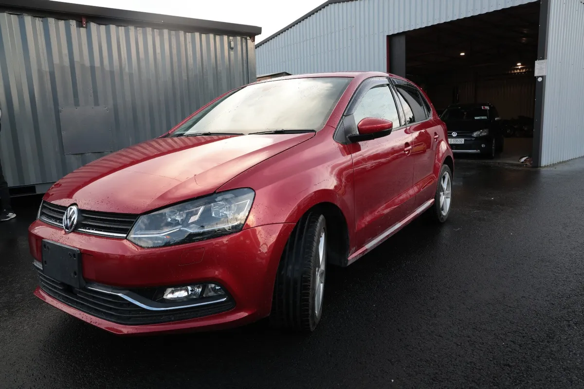 VOLKSWAGON POLO 2016 METALIC RED - Image 3