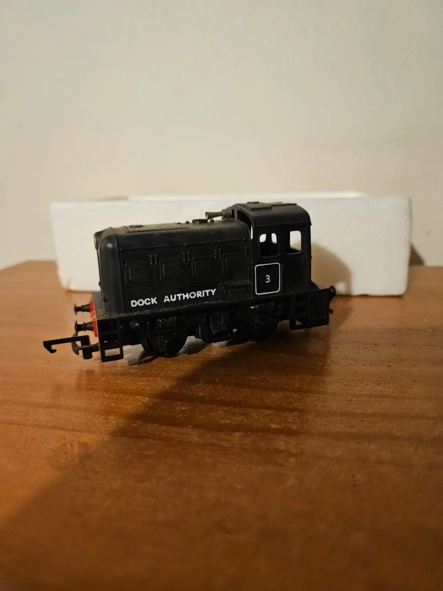 Hornby Triang OO Gauge Dock Shunter - Image 2