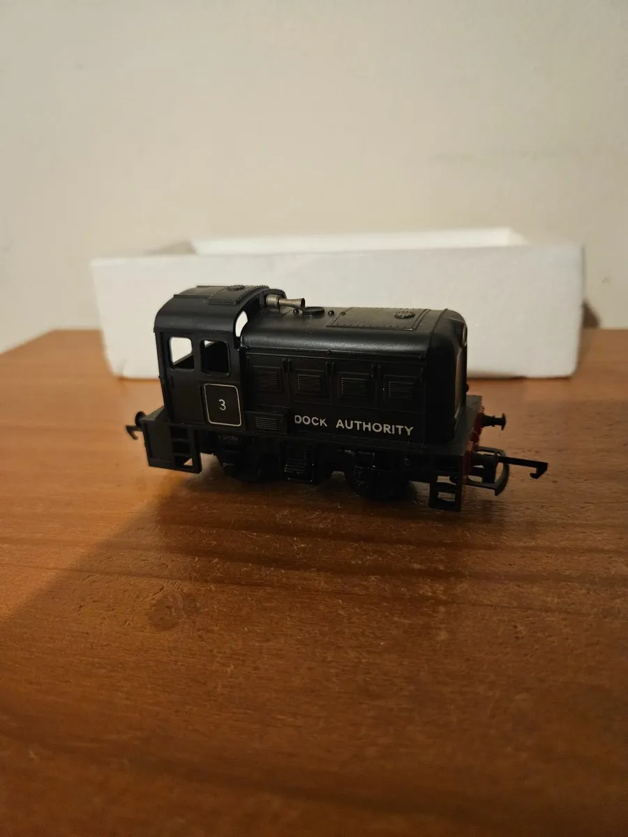 Hornby Triang OO Gauge Dock Shunter - Image 3