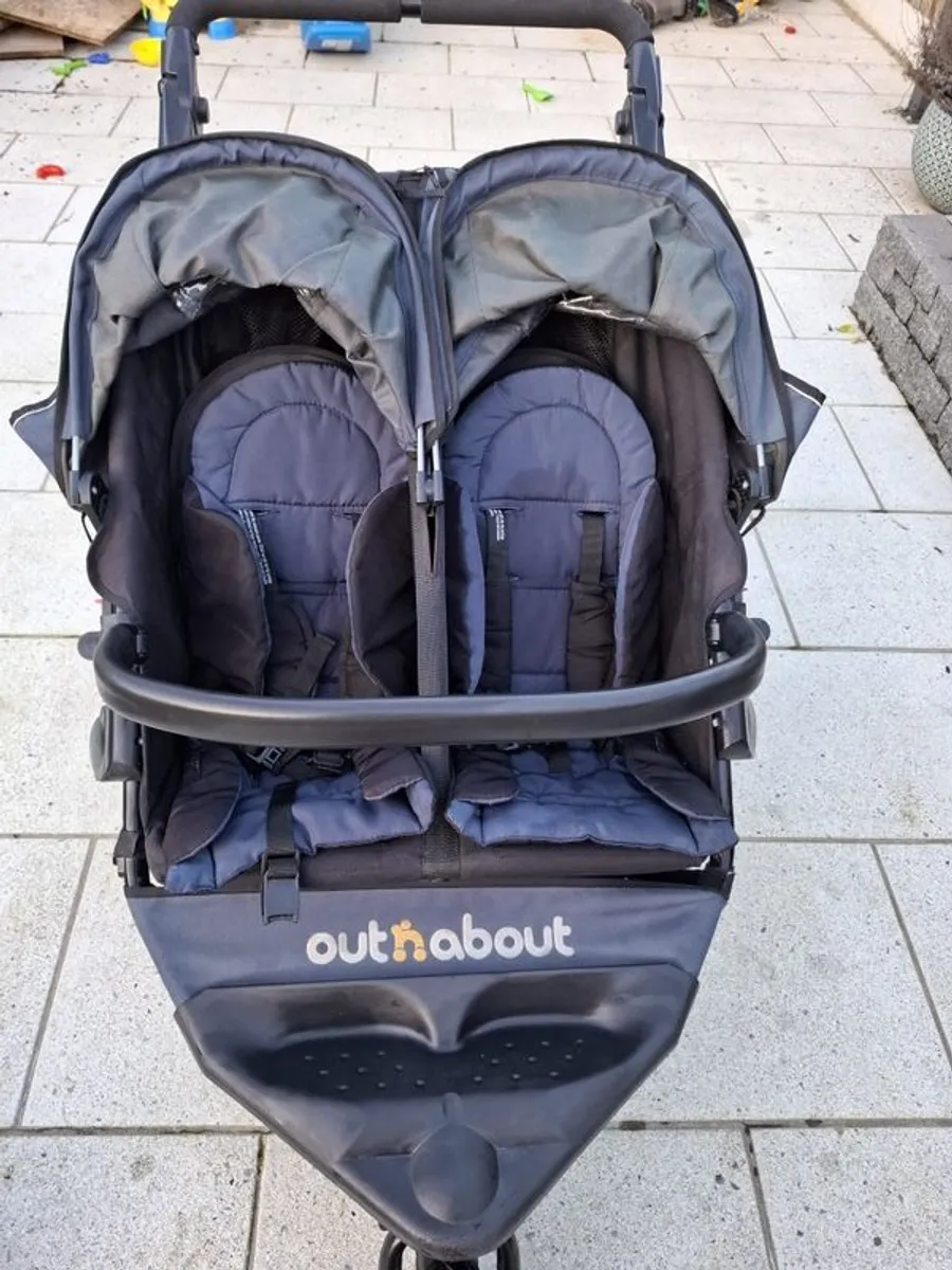 Out n about double buggie - Image 2