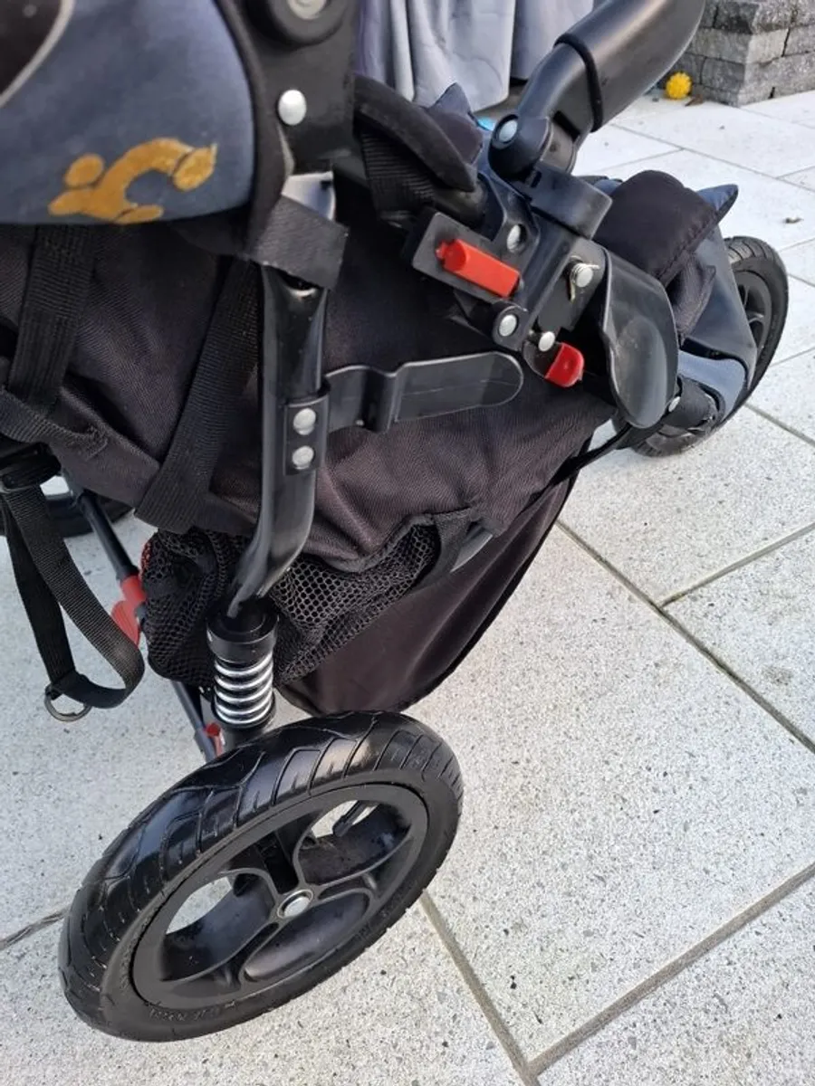 Out n about double buggie - Image 4