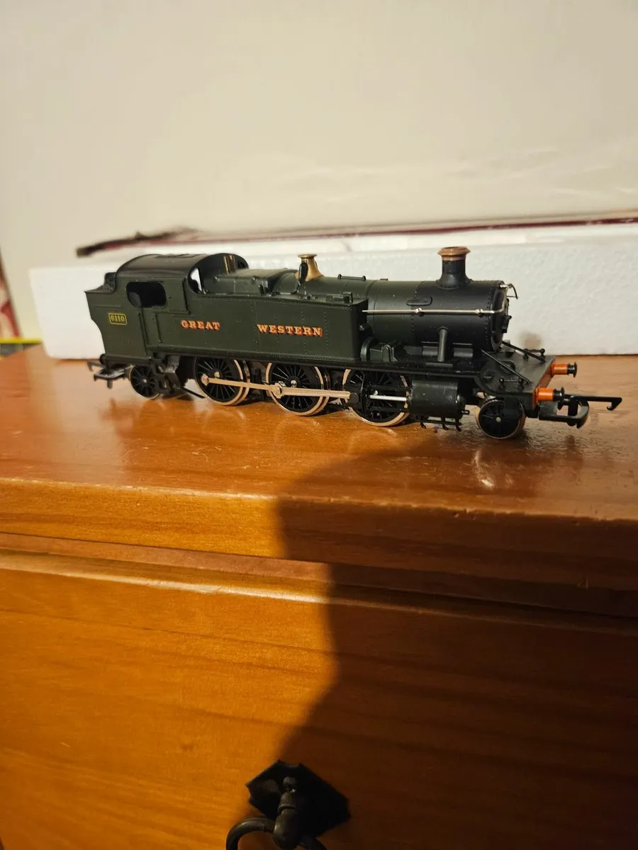 Hornby Airfix OO Gauge Tank Engine - Image 1