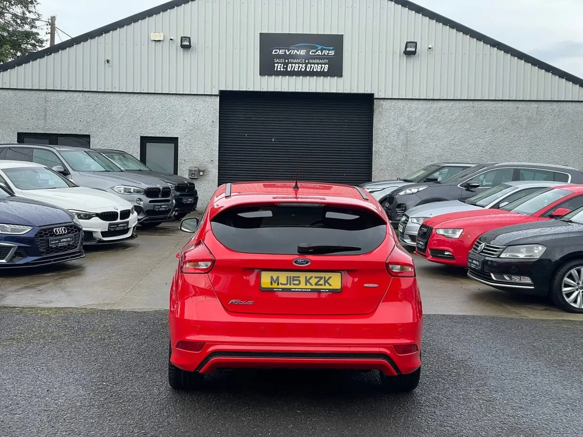 Ford Focus 2015 - Image 2