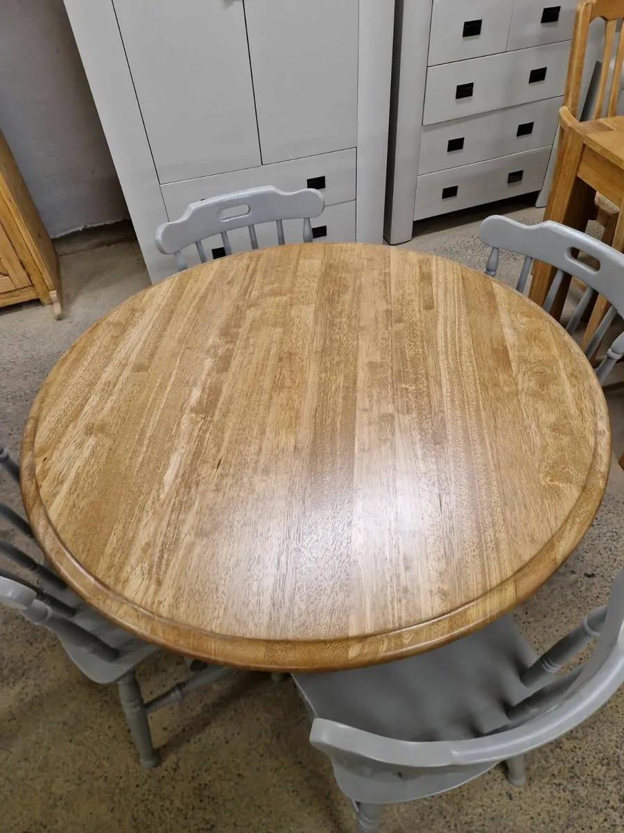 Oak tripod table,  4 chairs, grey - Image 3