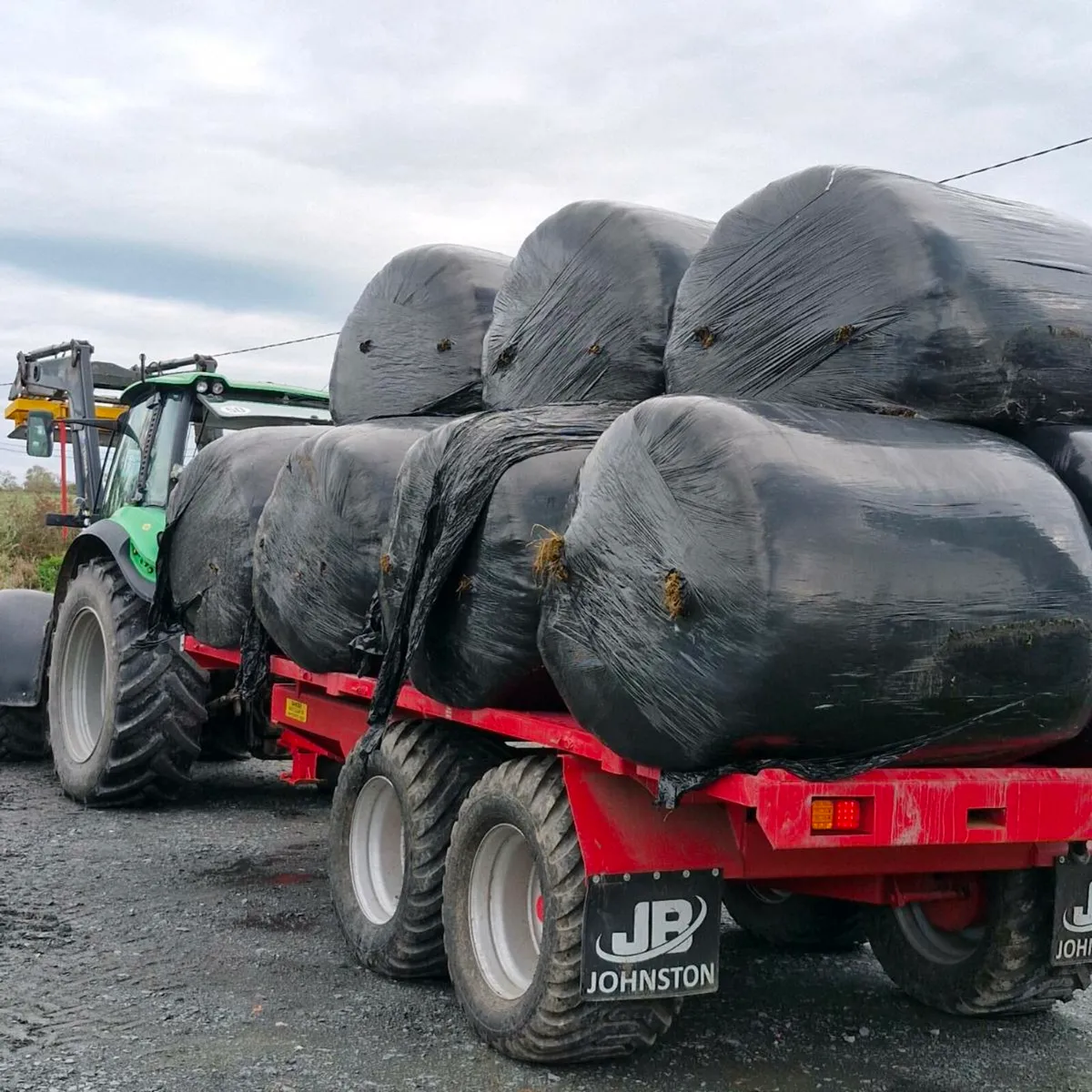 Tractor and trailer for hire. - Image 1