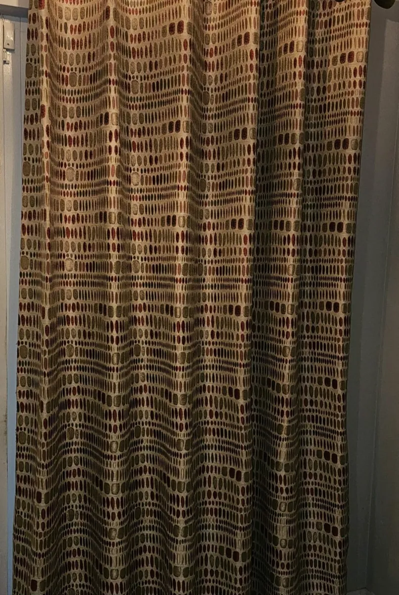 Curtains - Image 2