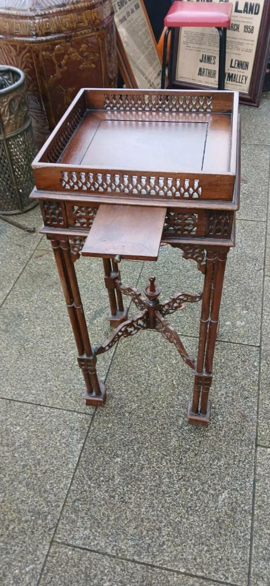 Chinese Chippendale side table - Image 1