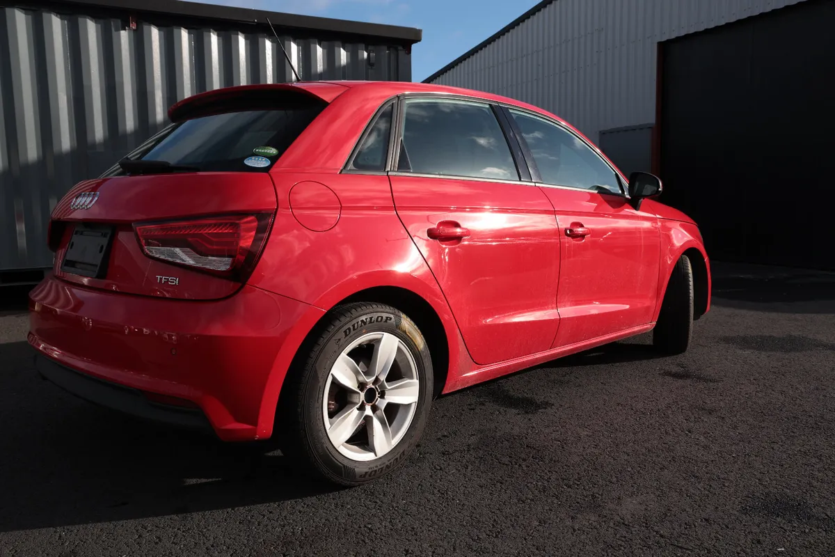 AUDI A1 2016 RED - Image 4