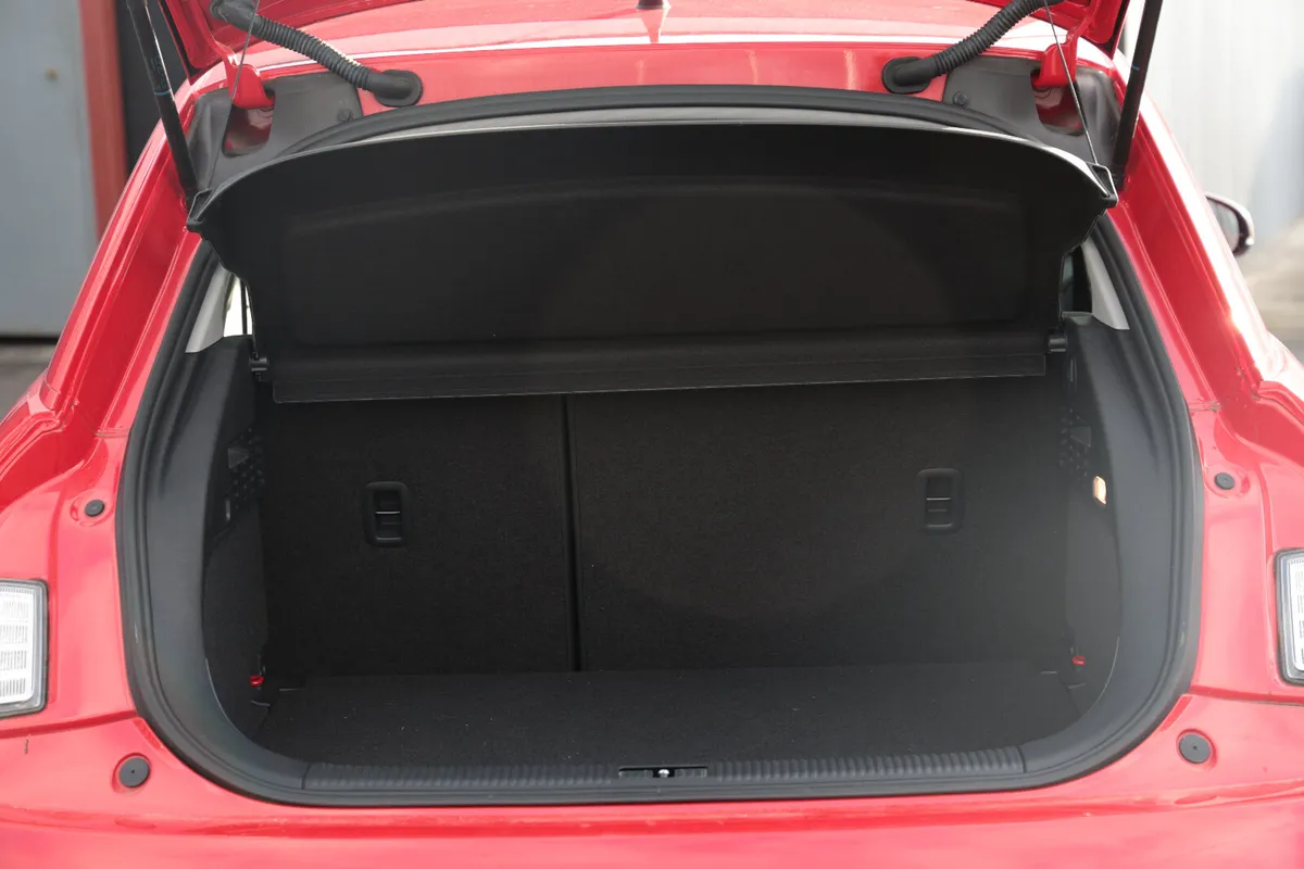 AUDI A1 2016 RED - Image 6