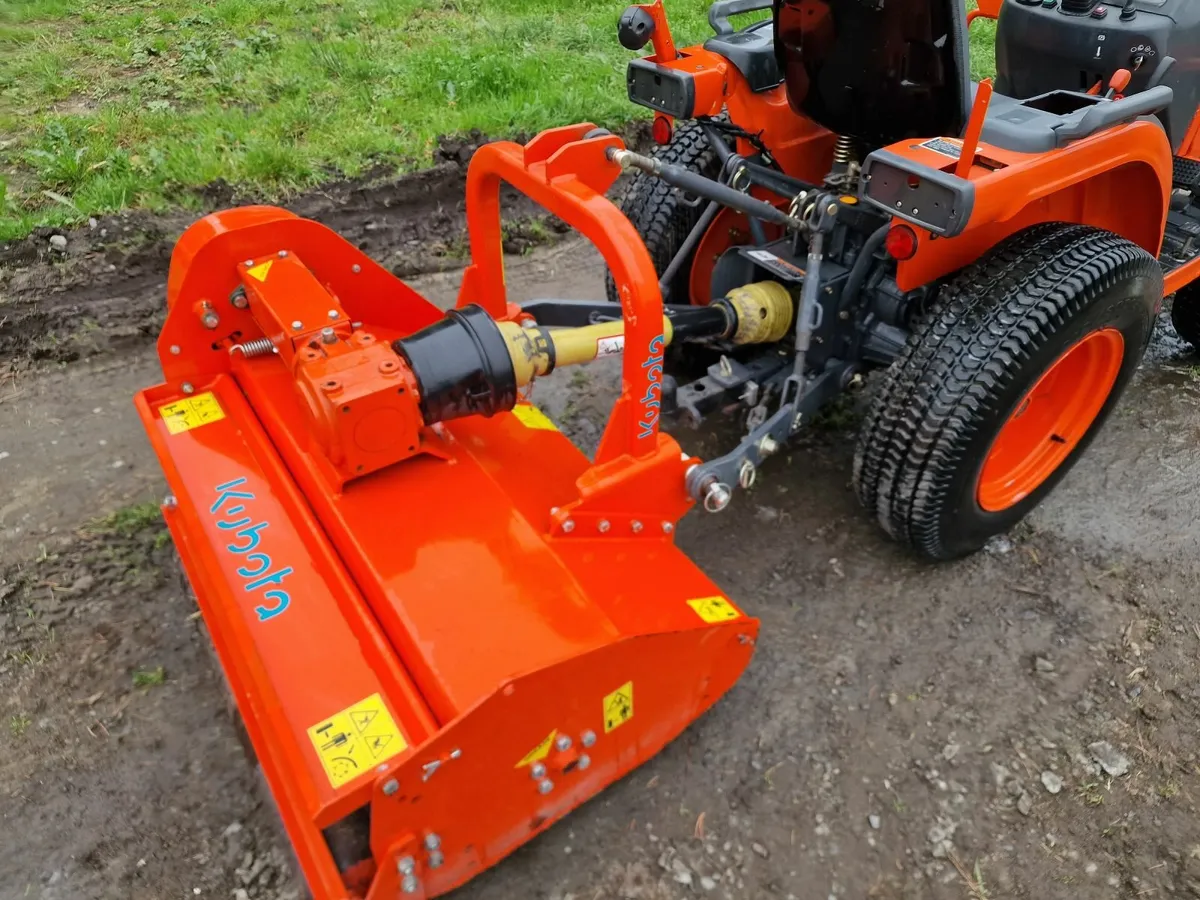Kubota Compact Tractor with flail mower 200hrs - Image 1