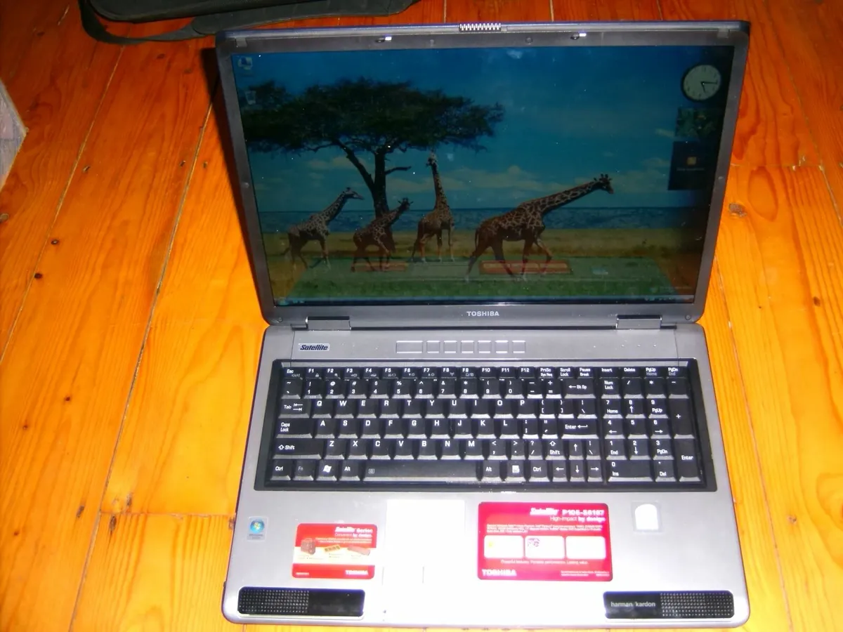 Toshiba laptop - Image 1