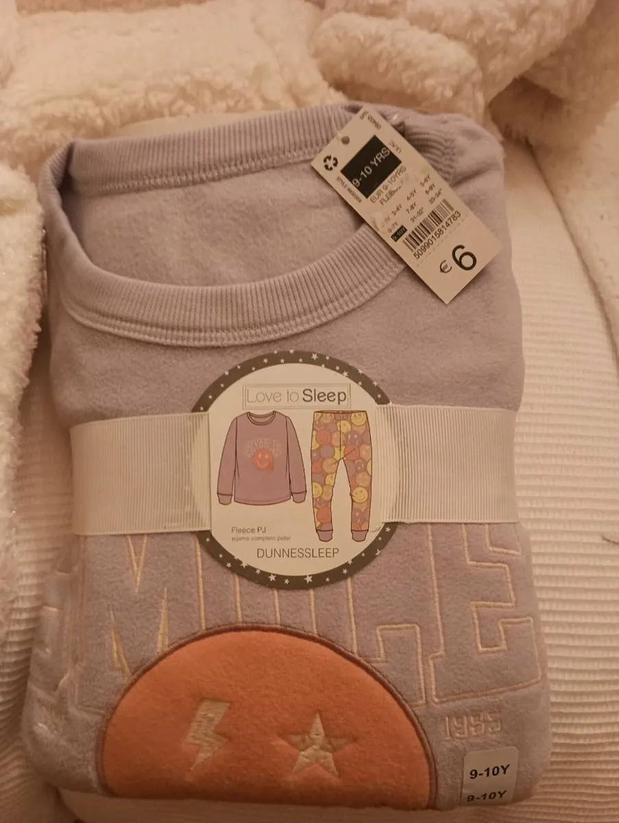 Beautiful 10year old girls new boots and clothes - Image 3