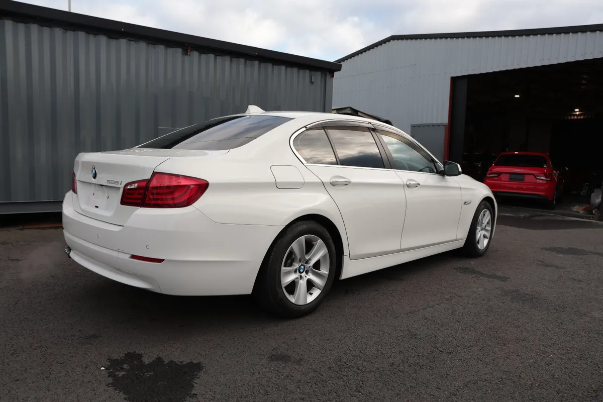 BMW 528 I 2012 WHITE - Image 3