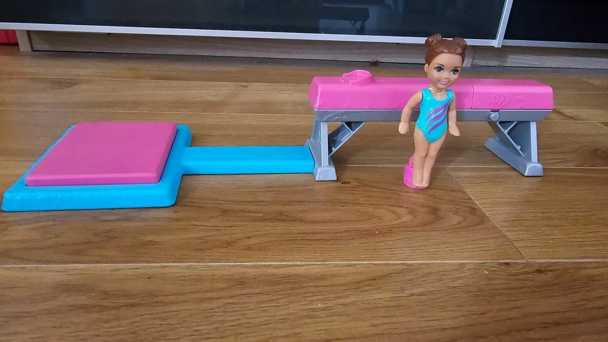 Girls doll and beam gymnastics toy - Image 1