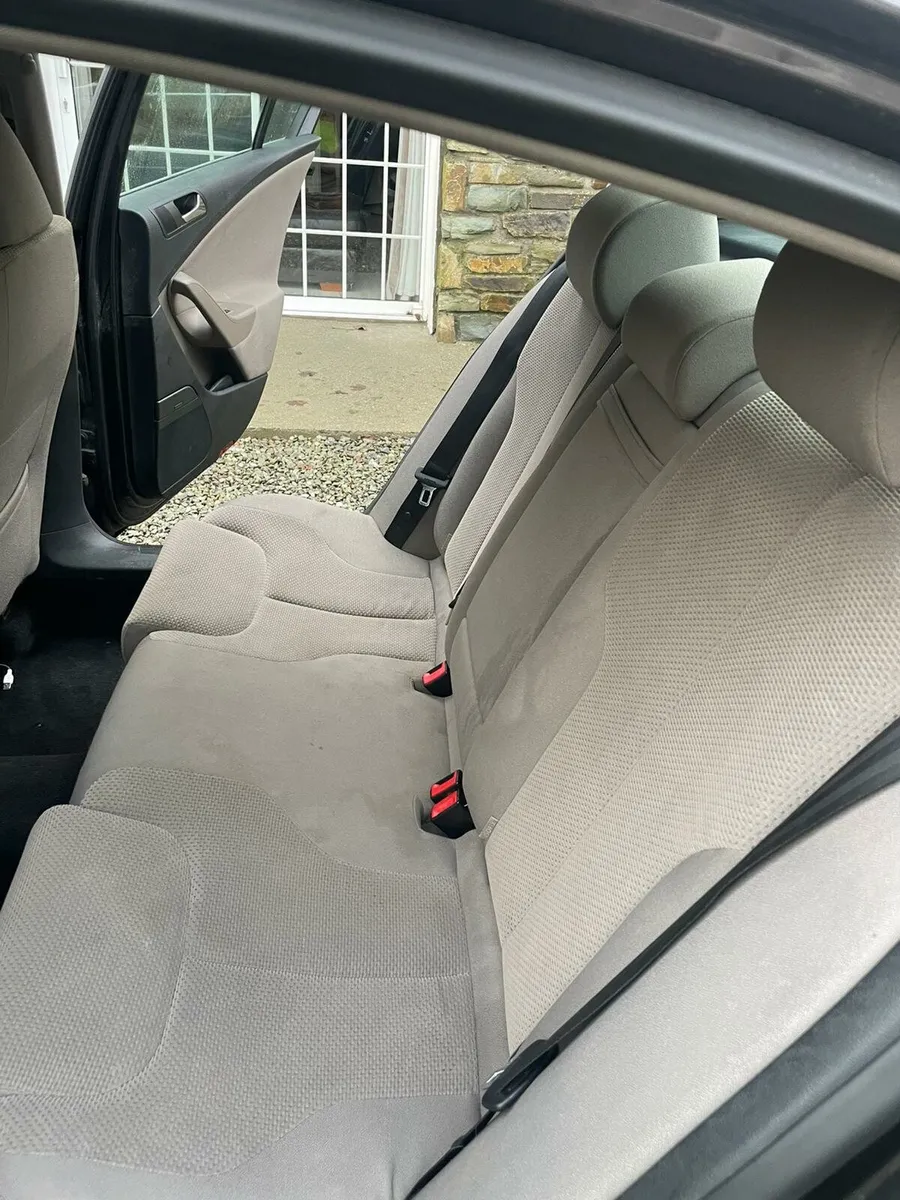 VW Passat - Image 4