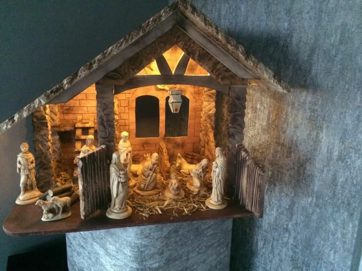 Solid Hardwood Hand-Carved Nativity Crib - Image 2