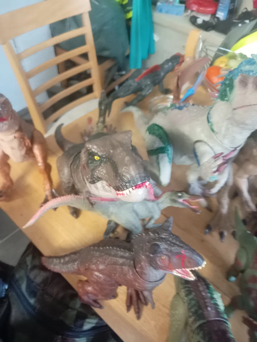 dinosaur figures - Image 4