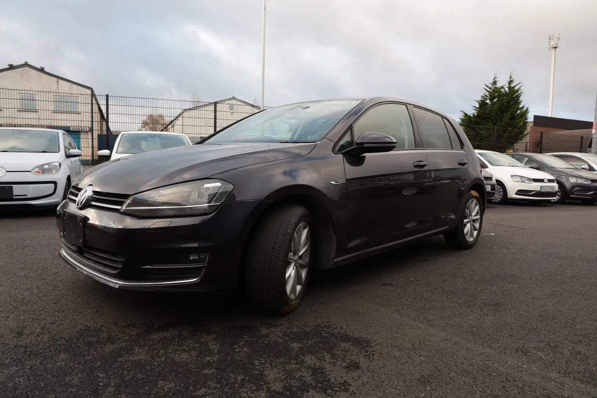 VOLKSWAGON GOLF 2015 BLACK - Image 2