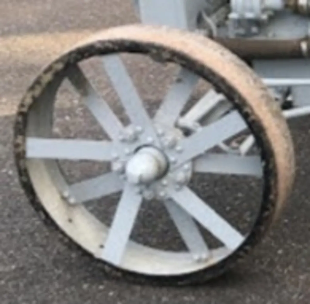 Ferguson brown steel wheels - Image 1