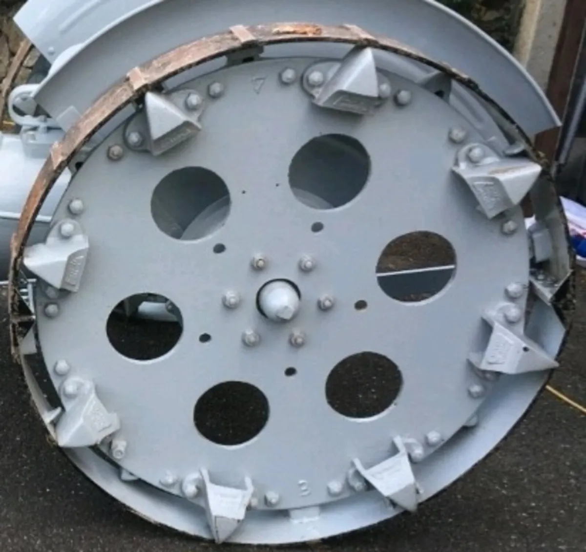 Ferguson brown steel wheels - Image 2