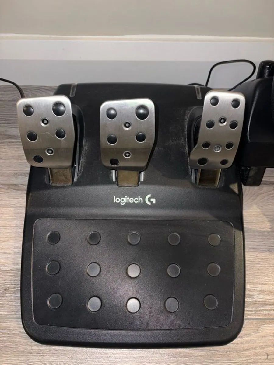 Logitech g29 steering wheel - Image 2