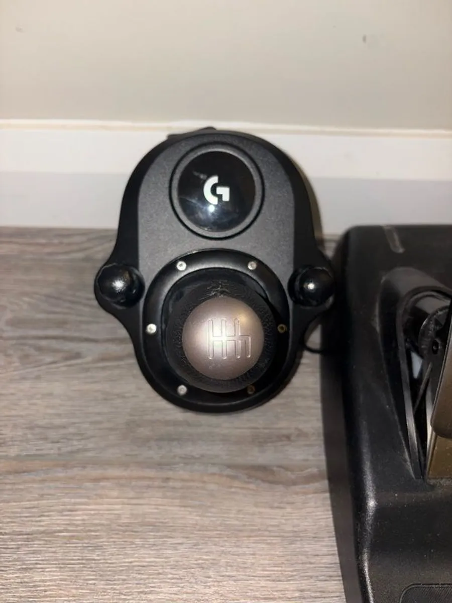 Logitech g29 steering wheel - Image 3