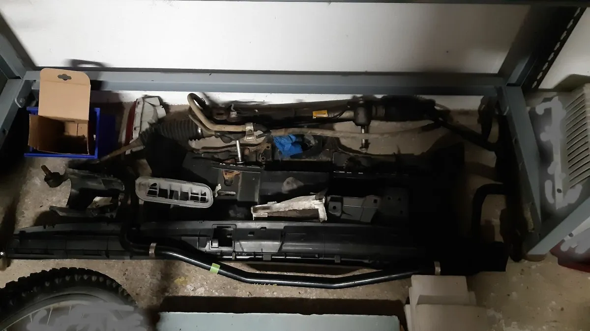 Toyota landcruiser parts - Image 1