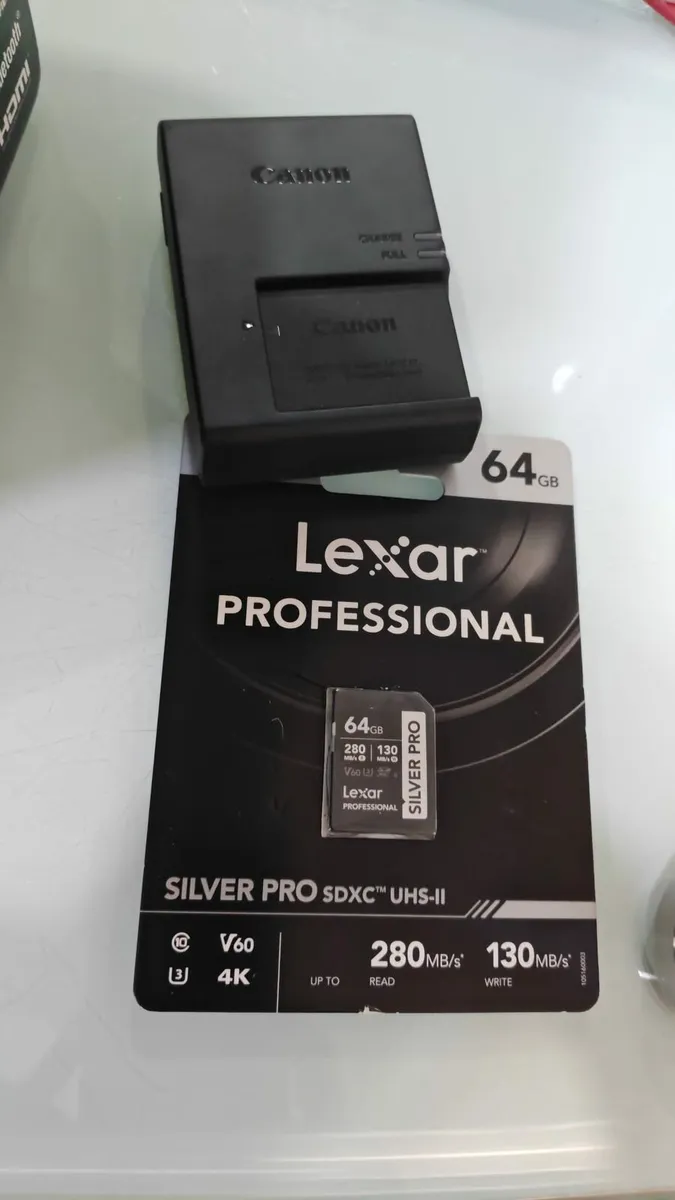 Canon Eos R100 + Rf-s 18-45mm F/4.5-6.3 Is Stm - Image 3