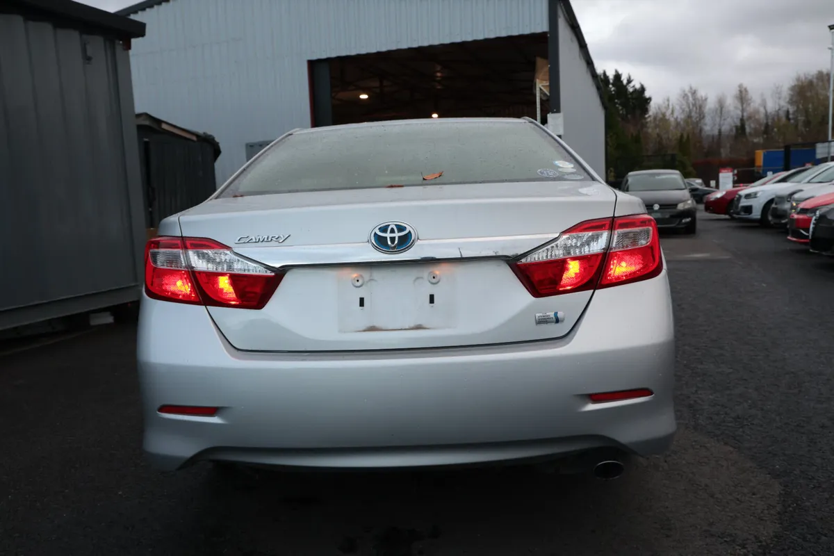 TOYOTA CAMRY 2012 SILVER HYBRID - Image 4