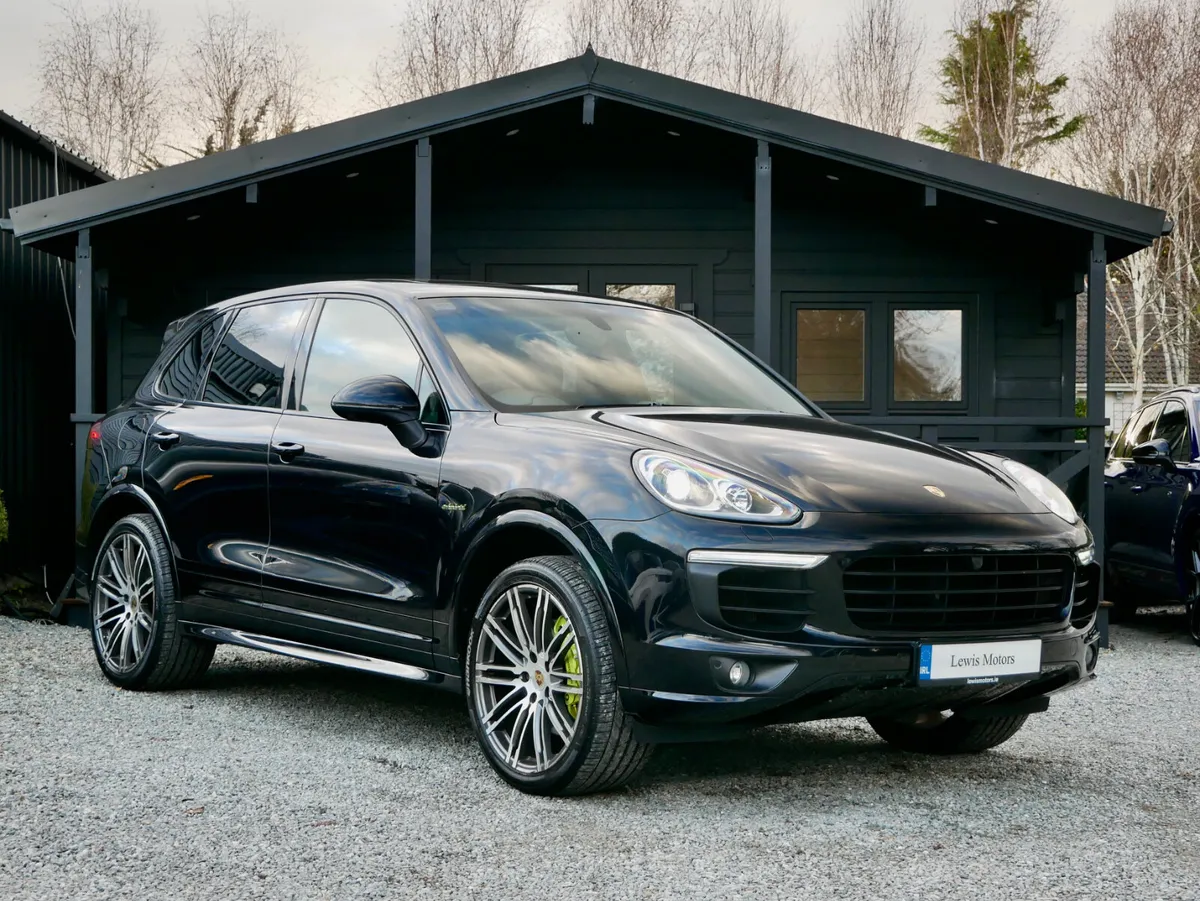 2017 Porsche Cayenne S E-Hybrid Platinum Edition - Image 1