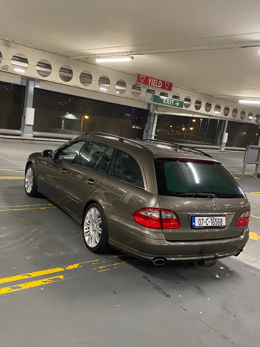Mercedes-Benz E-Class 2007 wagon - Image 1