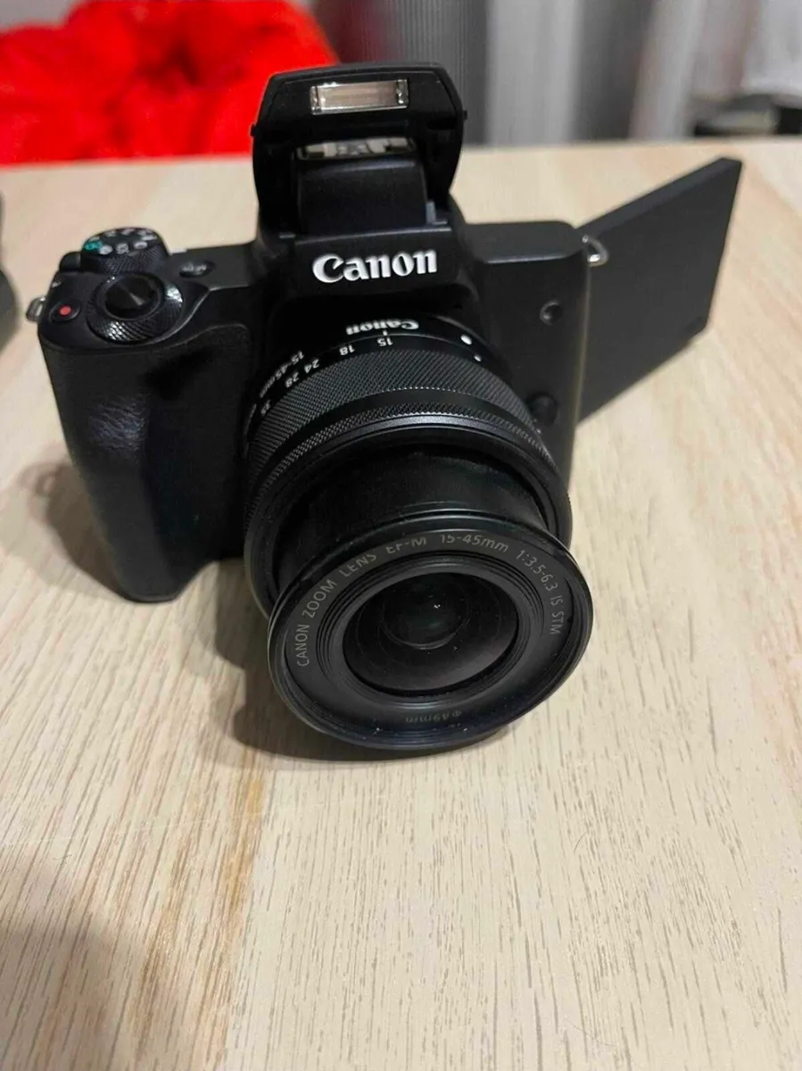 Canon Eos M50 + 15-45mm Is Stm - Image 2