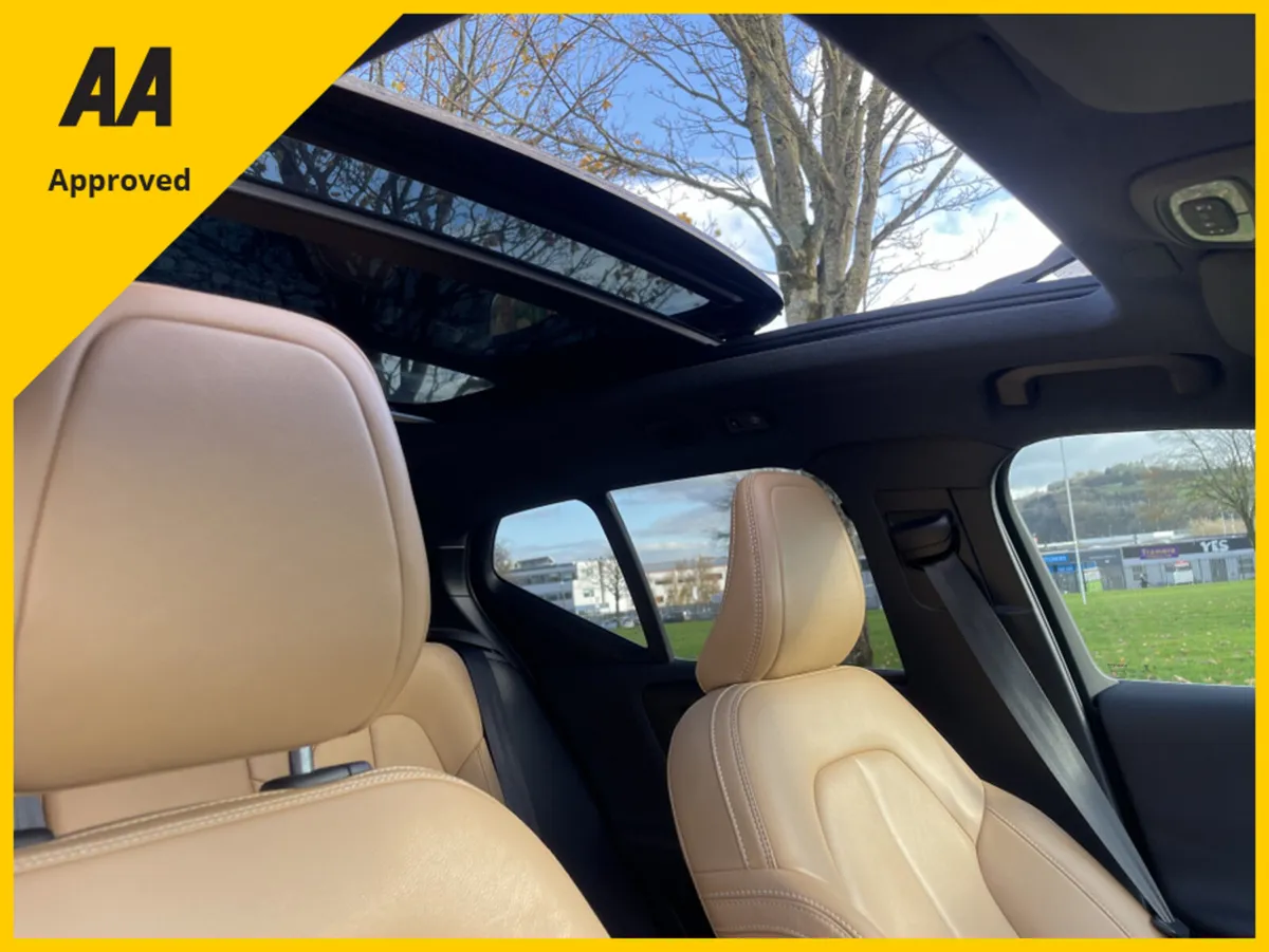 Volvo XC40 INSCRIPTION T4 RECHA RECHARGE - Image 2