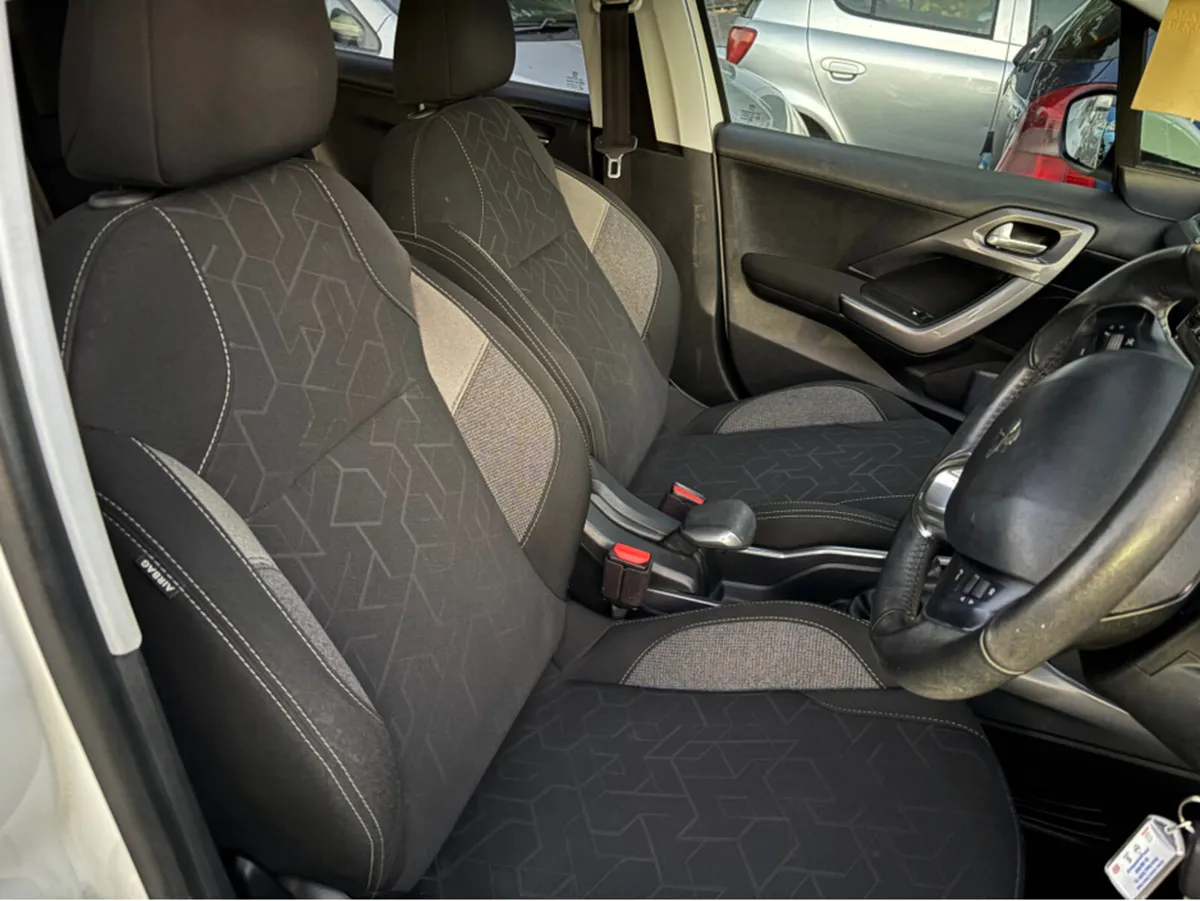 Peugeot 2008 ACTIVE 1.2 PURETECH 82 4DR - Image 4