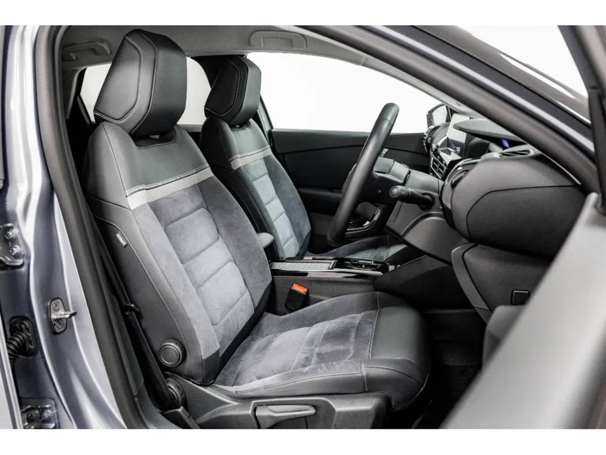 Citroen C4 ë-Series 50kWh Auto 136HP - Image 3